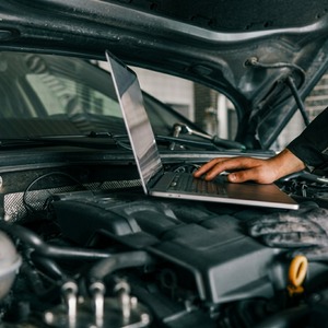 Services de système de gestion de garage pour ateliers de réparation automobile personnalisés : solutions automatisées d'entretien de véhicules - Product Image 5