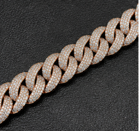 Anillo de compromiso de oro rosa y plata con moissanita de alto brillo, certificado IGI, pieza de diseño premium con artesanía de primera.