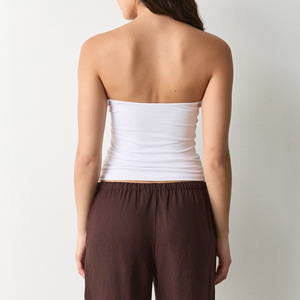 Top bustier blanc tendance pour femme, basique et essentiel, idéal pour la superposition, style streetwear - Product Image 2