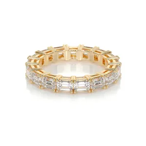 Bague d'éternité Quenara en diamant émeraude cultivé en laboratoire, certifiée IGI - Product Image 1