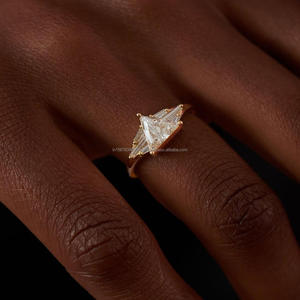 Arin /18K/14K ทองพร้อมใบรับรอง GIA/IGI เพชรธรรมชาติทันสมัยหรือออกแบบเองด้วยแหวนเพชร MOQ ต่ำ - Product Image 1