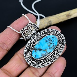 Colgante de Cadena con Forma de Corazón de Turquesa: Collar de Plata de Ley 925, Joyería de Diseño Hecha a Mano - Product Image 1