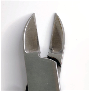 Cortacutículas de Fabricación Pakistaní, Cortacutículas y Empujador de Cutículas de Belleza - Product Image 2