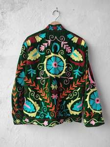 Chaqueta de terciopelo verde con bordado a mano, estilo bohemio, chaqueta bordada Suzani, chaqueta corta - Product Image 6