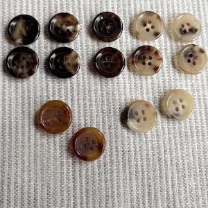High Quality Eco-Friendly Custom Round 4-Hole Buffalo Horn Modern Durable <b>Handmade</b> Sewing Buttons for <b>Clothes</b> Shirt Suit - Product Image 2
