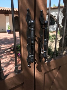 Poignée de portail en fer forgé traditionnelle Iron Nature avec motif décoratif, galvanisée, résistante à la rouille, installation facile, 10 pieds pour portails - Product Image 6