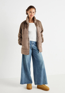 Parka Larga para Mujer, Chaqueta Acolchada Larga, Material Grueso y Acogedor, Protección Extrema contra el Frío, Elección Excelente para Ropa de Abrigo, Marca Solid Trader - Product Image 4