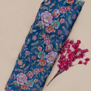 Superbe broderie florale bleu sarcelle sur tissu crêpe naturel léger, style ethnique indien, avec travail de sequins de luxe, idéal pour mariage/occasions spéciales - Product Image 3