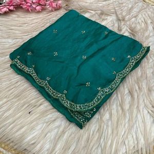 Sari de diseñador con corte Khatli, bordado a mano Dana y trabajo de diamantes, con blusa de bordado elaborado, precio mayorista de Royal Export - Product Image 1
