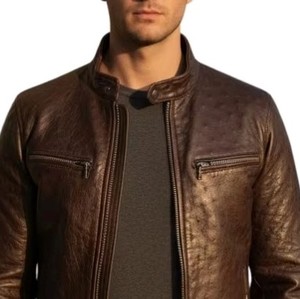 Veste en cuir de vachette gaufré effet autruche marron foncé, style décontracté, col montant, artisanat de qualité supérieure, motif tendance, best-seller - Product Image 1