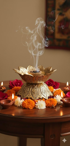 Encensoir en laiton décoratif Dhoop Dani avec motif lotus, brûleur de dhunapalan et porte-encens pour la Puja, le temple, la salle de prière et la maison - Product Image 2