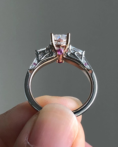 Anillo de compromiso clásico de plata de ley para mujer con moissanita de 3 quilates, engaste de púas, halo oculto moderno, para aniversario de bodas, celebrando el amor - Product Image 3