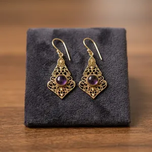 Boucles d'oreilles en laiton et améthyste naturelle |   Boucles d'oreilles pendantes en pierres précieuses faites à la main - Product Image 5