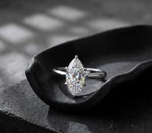 Anillo de Compromiso con Diamante de Laboratorio Corte Marquesa, Chapado en Oro de 18K/14K, Anillo con Diamante CVD, Halo Oculto, Certificado IGI, Anillo de Laboratorio para Mujer, Regalo - Product Image 1