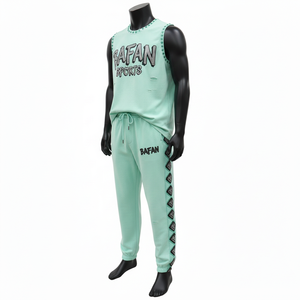 Conjunto deportivo premium de algodón y poliéster GSM, color verde menta, sin mangas, para hombre, con logo estampado en el panel lateral, 2 piezas. - Product Image 4