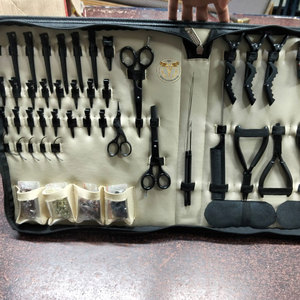 ชุดอุปกรณ์จัดแต่งทรงผมมืออาชีพพร้อมกรรไกร หวี คลิป และอุปกรณ์เสริม – ชุดอุปกรณ์ร้านเสริมสวยครบชุด - Product Image 4