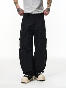 Jean cargo en denim noir délavé pour homme, coupe droite ample, style streetwear, avec plusieurs poches utilitaires - Product Image 2