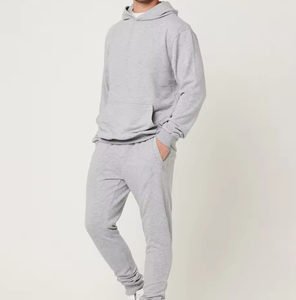 Conjunto Deportivo de Sudadera con Capucha Gris Melange para Hombre - Conjunto de Sudadera y Pantalones Deportivos Lisos con Logotipo Personalizado, Ropa Deportiva Informal de Dos Piezas - Product Image 3
