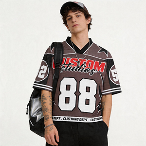 เสื้อยืดเจอร์ซีย์ฟุตบอลอเมริกันสไตล์วินเทจสตรีทแวร์ทรงปกติ พิมพ์ลายแบบซับลิเมชั่น ผ้าตาข่าย ยูนิเซ็กส์ 100% - Product Image 2