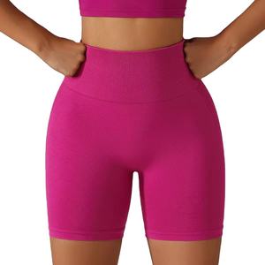 กางเกงวิ่งขาสั้นผู้ชายแบบสวมใส่สบาย ระบายอากาศได้ดี ไร้ตะเข็บ ยืดหยุ่น กระชับสะโพก ด้านหลังแบบรัดรูป สามารถใส่กลับด้านได้ - Product Image 4