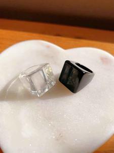 Bagues en résine faites à la main pour femmes – Bijoux tendance pour fêtes, plage et tenues décontractées – Commande en gros - Product Image 6