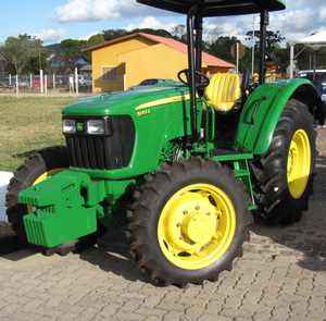 Tracteur haute performance JOHN DEERE 5055E d'occasion, très demandé, prêt à être expédié avec la meilleure offre de réduction - Product Image 1