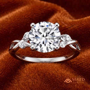 Anillo de Compromiso y Boda de Moissanita de Corte Redondo con Detalles Marquesa en Tono Plateado y Bandas Trenzadas, Joyería Elegante, Regalo para Ella - Product Image 4
