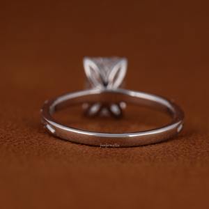 Anillo de Compromiso con Diamante Cultivado en Laboratorio VVS Personalizado, Certificado por IGI, Oro Sólido de 14K, Corte Esmeralda HPHT, Estilo Clásico con Engaste de Puntas - Product Image 5