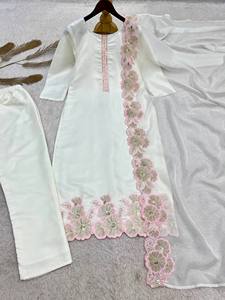 Conjunto de salwar kameez de seda con bordado elaborado para fiesta de bodas, diseño TENNECY, vestidos de fiesta pakistaníes para mujer. - Product Image 3