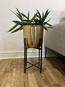 <b>Set</b> Of 2 Gold Planters With Black Stand Base Ideal For Living Room Side <b>Corner</b> Entrance Lobby And Restaurant Decor From India - Product Image 4