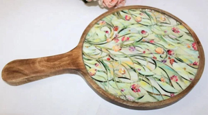 Tabla de presentación de pizza de madera tradicional, bandeja rústica hecha a mano para servir aperitivos y queso, decoración para el hogar - Product Image 2
