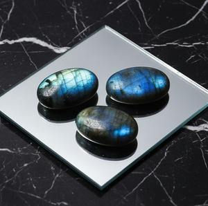 Collier pendentif en labradorite avec pierre naturelle pour la protection spirituelle, bijoux chakra - Product Image 1