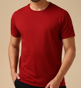 T-shirt en coton uni pour homme, coupe classique, respirant, col rond, doux, vêtement basique d'été, vente en gros OEM personnalisée - Product Image 1