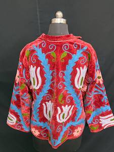 Veste kimono artisanale en velours Suzani, rouge, à fleurs, brodée à la main, manteau long, style bohème vintage, cardigan d'hiver pour femme - Product Image 3