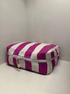 Bolsas de Cosméticos de Alta Calidad con Diseño Moderno, Cierre de Cremallera y Broche, Estuches de Maquillaje de Plástico Reciclado, Nailon y Polipropileno - Product Image 5