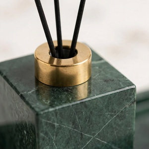 Diffuseur de parfum d'ambiance en marbre vert foncé avec plateau ovale, support pour flacon cube, sphère perforée, encens, parfum d'intérieur, décoration spa - Product Image 3