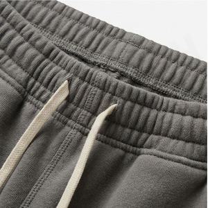 Ensemble court col rond personnalisé OEM de qualité supérieure pour hommes – Tenue décontractée 2 pièces avec short – Costume de sport haute couture - Product Image 4