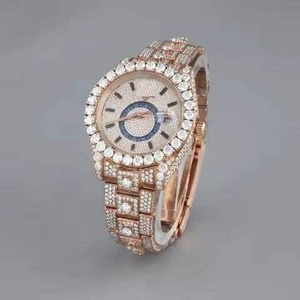 Reloj con diamantes incrustados más vendido, fabricado con materiales de alta calidad para el mercado de regalos de lujo, disponible a precio de exportación. - Product Image 5
