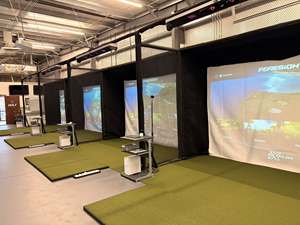 Professional Indoor 4K HD Touchscreen Golf Simulator Interactive <b>Projection</b> Game Set for Commercial Amusement Parks - Product Image 6
