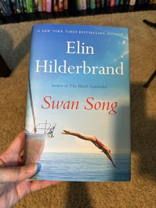 Swan Song de Elin Hilderbrand, libro de tapa dura, libro de ficción contemporánea y de romance de verano más vendido - Product Image 3