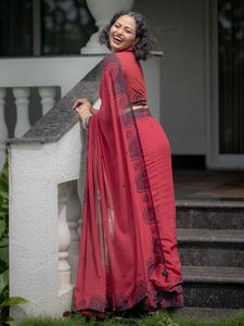 Sari indio elegante y moderno de lino con estampado digital, ideal para bodas y fiestas tradicionales para mujeres. - Product Image 5