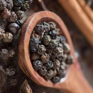 Poivre Noir Brut Transformé de Qualité Supérieure 2026, 550GL, Épice Unique, Style Granulé Séché, à Prix Compétitif - Product Image 1