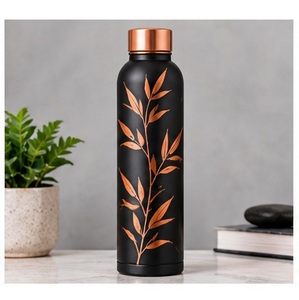 Bouteille d'eau en cuivre à motif marbré moderne avec couvercle en cuivre, portable pour les voyages - Product Image 3