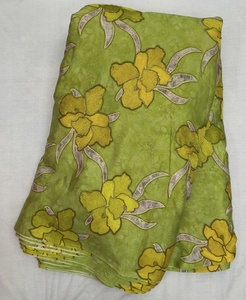 Tissu Crêpe Numérique Premium à Impression Placée, Vente en Gros, Tissu Doux en Soie Imprimée pour Robes, Textiles de Confection pour Sarees - Product Image 5