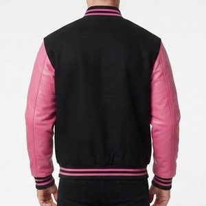 Veste universitaire personnalisée de haute qualité pour hommes, noire et rose, avec blocs de couleur, manches en cuir, fermeture boutonnée, manteau décontracté d'automne, vente en gros - Product Image 2