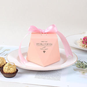 Nouvelles boîtes cadeaux pyramidales écologiques biodégradables de luxe, boîtes à bonbons personnalisées, boîtes rigides en carton pour mariage - Product Image 2