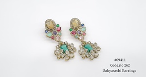 Boucles d'oreilles pendantes 09411 en zircon cubique, boucles d'oreilles à double pierre, bijoux plaqués Mehandi pour mariage et soirée - Product Image 2