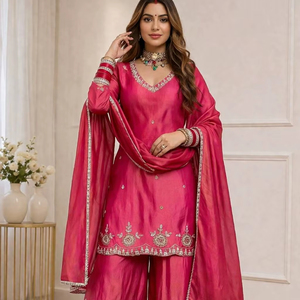 Exclusivo Ramdev Trading: Vestido Tradicional Indio de Diseño para Bodas y Fiestas, en Seda Simmer Pesada con Bordado Moderno de Lentejuelas - Product Image 1