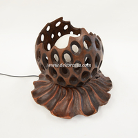Lampe de table électrique décorative en teck écologique personnalisée avec abat-jour floral à commande tactile pour l'éclairage intérieur moderne des maisons et hôtels