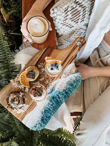 Tablero de charcutería de Arte de resina oceánica, plato grande de resina para servir, tabla de cortar grabada por Humran Export - Product Image 6